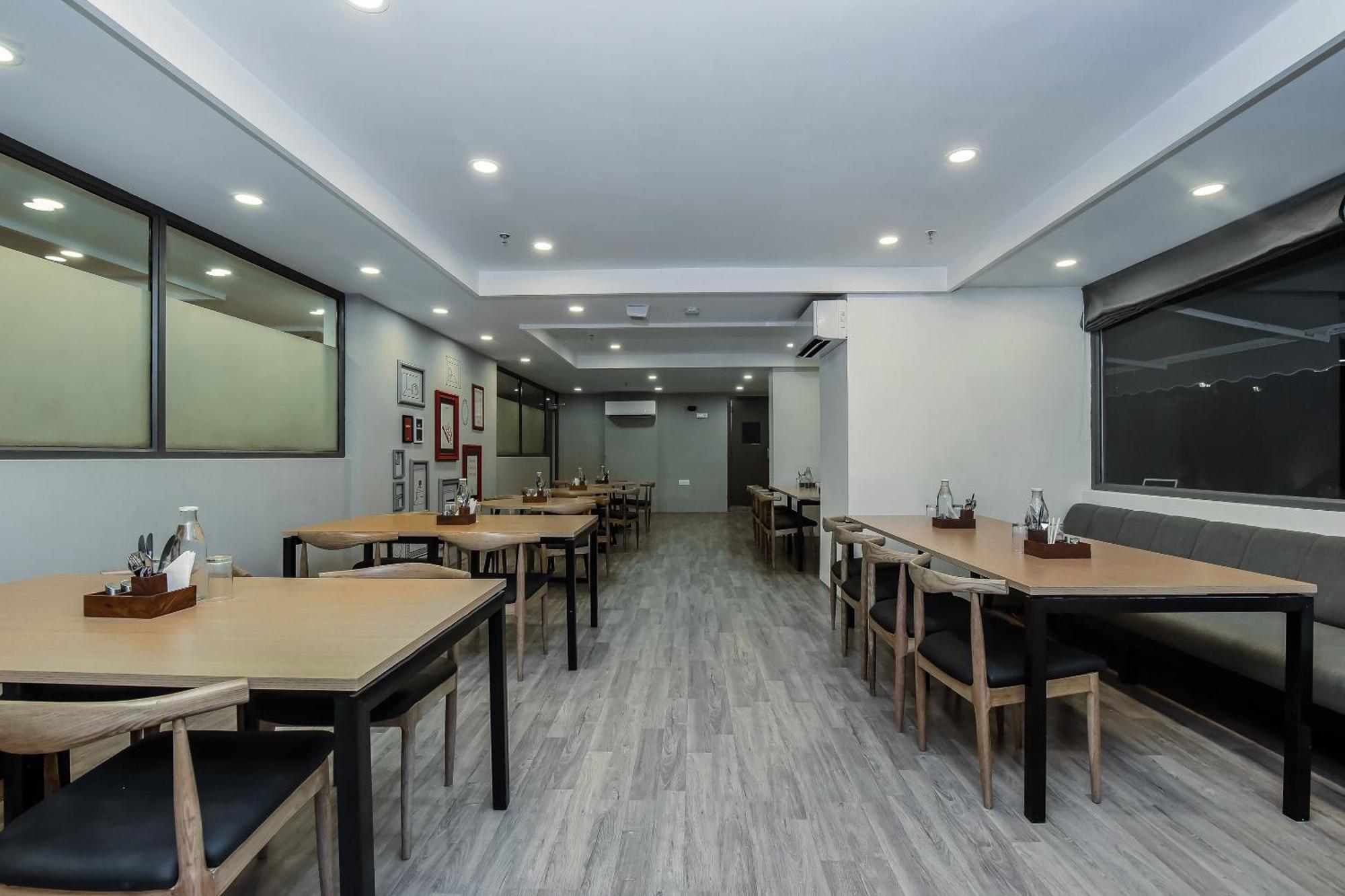 Hotel Townhouse C Scheme Ahinsa Circle Divisione di Divisione di Jaipur Esterno foto