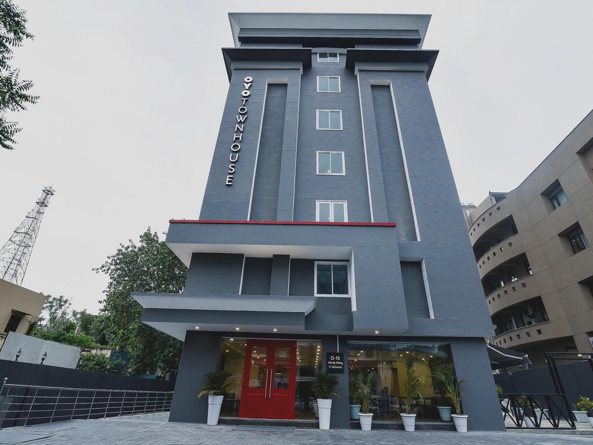 Hotel Townhouse C Scheme Ahinsa Circle Divisione di Divisione di Jaipur Esterno foto